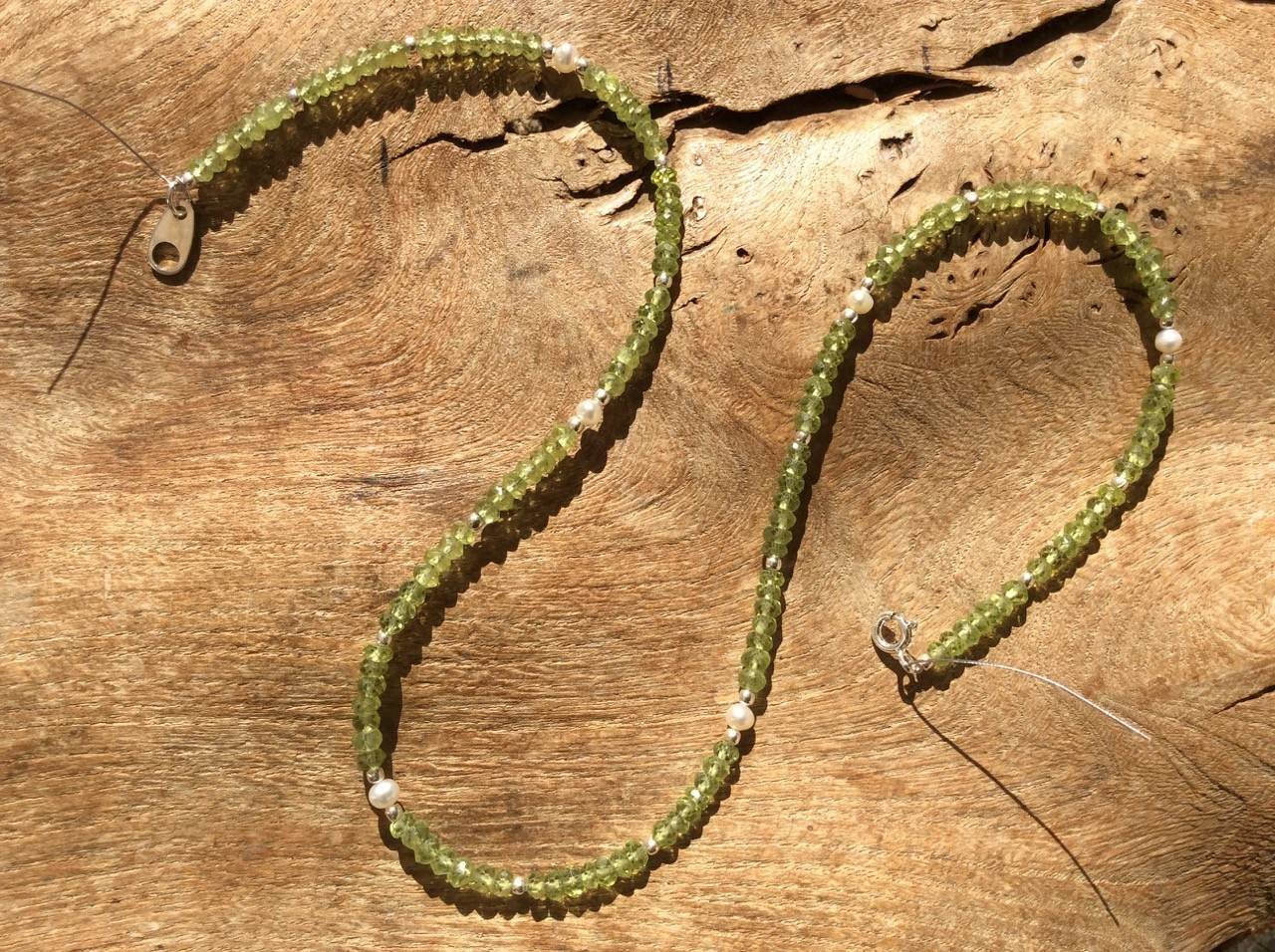 Peridotkette mit Süßwasserzuchtperlen